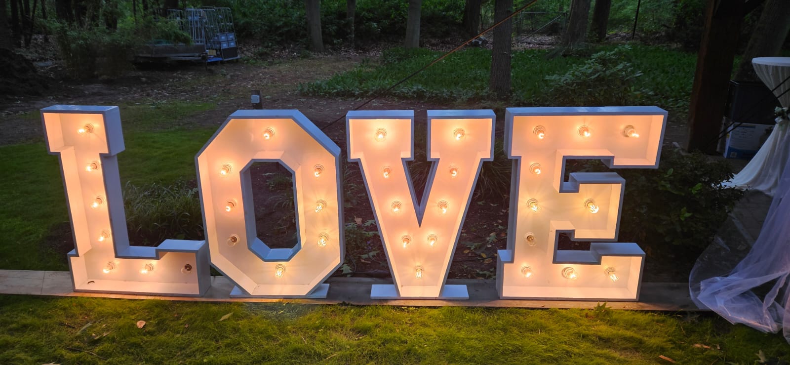 LOVE letters 1 mtr hoog met verlichting