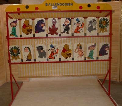 Bal gooien kraam Disney