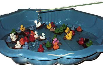 Hengeleendjes in waterbak