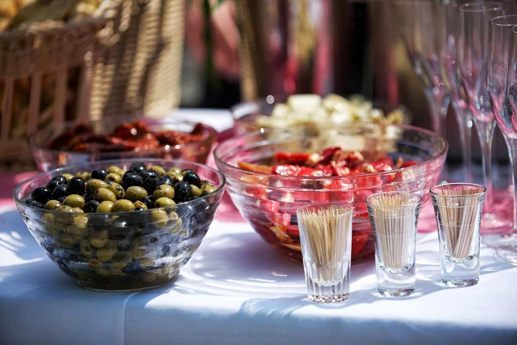 Tuinfeest organiseren tafel